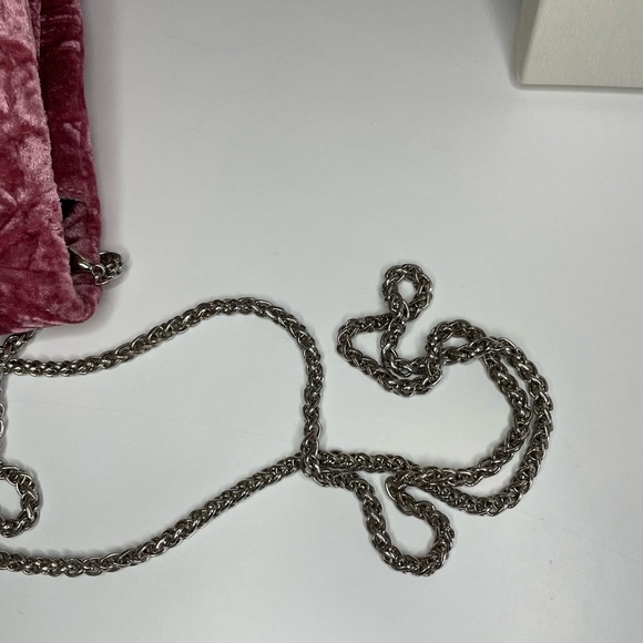 Street Level velvet crossbody bag - Picture 7 of 15